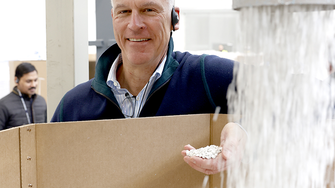 Am Standort Pirmasens hat profine (im Bild: geschäftsführender Gesellschafter Peter Mrosik) eine Kunststoff-Recyclinganlage in Betrieb genommen. | © profine