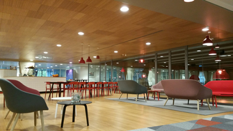 Lambri-Holzpaneele auf dem Brightlands Smart Services Campus in Heerlen.  | © Lambri