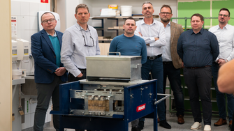 Das bunt gemischte internationale Team kam Mitte März im ADLER-Werk zusammen.  | © ADLER