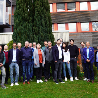 Die Holzfenster-Hersteller zu Besuch in Schwaz. | © ADLER