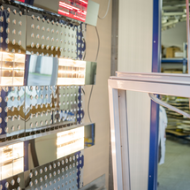 Das Fenster wird im Halogentrockner getrocknet | © ADLER