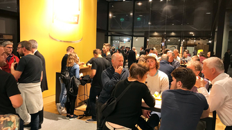 Von früh bis spät gut besucht: Der ADLER-Messestand auf der Holz Basel. | © ADLER