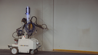 Mit Kanten oder Vorsprüngen kommt der automatisierte Assistent dank Abstandsensor ebenfalls gut zurecht.  | © ADLER