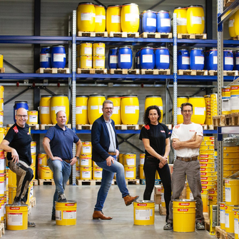 Das ADLER-Team im Norden (von li.): John Kunnen, Jeffrey Gerritse, Leon Cremers, Arno Snellens und daneben die einzige Lady im Fünfer-Gespann, Rebecca van den Biezenbos. | © ADLER