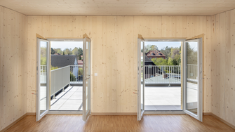 Innenlasur UV 100 Projekt Ferrastraße_Großzügige Öffnungen ins Freie, durch die das Licht in den Raum strömt …  | © schäferwenningerprojekt gmbh / Markus Löffelhardt