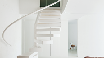 La pittura murale di alta qualità Aviva Home-Weiß Plus assicura un clima interno accogliente e privo di agenti inquinanti. | © ADLER | Herta Hurnaus