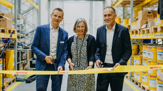 Jan Bauchner, Andrea Berghofer und Bernd Pichler (v.re.) bei der Eröffnung des neuen Stützpunktes. | © ADLER