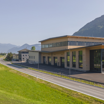 Die Fassade wurde von Hartl Holz mit Lignovit Lasur von ADLER veredelt. | © Rieder Zillertal, Phillip Geisler