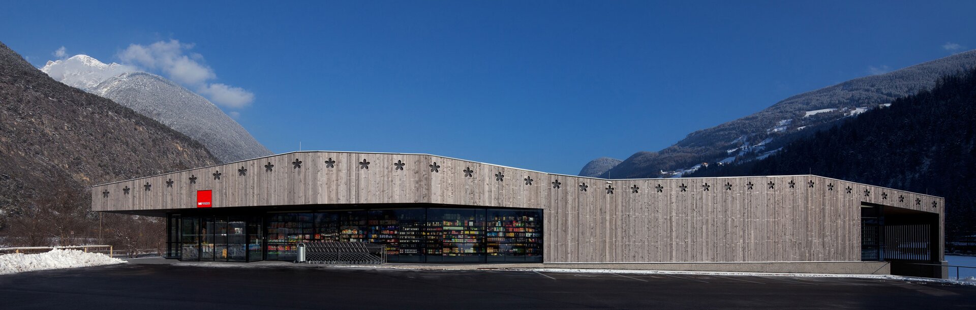 Ⓒ 2013 © Thomas Salvato Ⓒ 2013 © Thomas Salvato