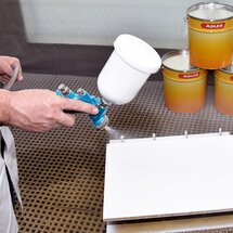 Untergrund vorbereiten mit der Adler PUR-Ecofill Weiß