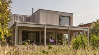 ADLER ha riunito nella sua nuova gamma green delle vernici particolarmente sostenibili per interni ed esterni.  | © Markus Schietsch Architekten / Andreas Buschmann