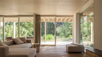 ADLER ha riunito nella sua nuova gamma green delle vernici particolarmente sostenibili per interni ed esterni.  | © Markus Schietsch Architekten / Andreas Buschmann