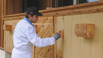 Das Pullex Renoviersystem ist die bewährte Lösung für abgewittertes Holz im Außenbereich – ob Fassade, Zaun, Balkon oder Fenster.