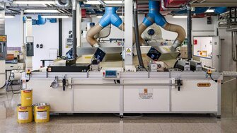 Das anwendungstechnische Kompetenzzentrum im ADLER-Werk ist mit einer vielseitig einsetzbaren Excimer-Anlage ausgestattet.