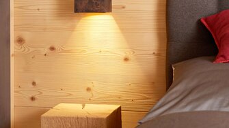 Das wasserbasierte Legno Aqua-Öl Plus garantiert eine besonders natürliche Anmutung mit minimaler Anfeuerung. | © ADLER