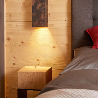 Das wasserbasierte Legno Aqua-Öl garantiert eine besonders natürliche Anmutung mit minimaler Anfeuerung. | © ADLER