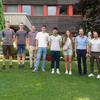 Die Gewinner mit DI (FH) Volker Hägele (2.v.re.) und Andreas Fischbacher (re.).