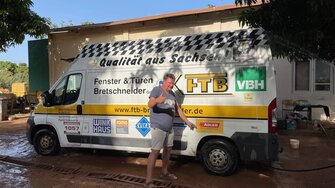 Immer mit dabei: Das ADLER-Logo am Wagen.