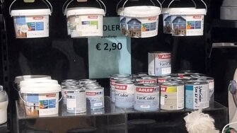 WAMS-Kunden finden eine große Auswahl an ADLER-Produkten im Regal.  | © ADLER