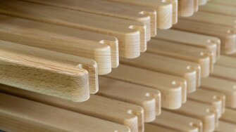 … die Einzelteile für die hochwertigen Handwerksgeräte werden nun maschinell lackiert.  | © Louët BV