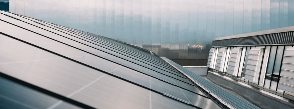 ADLER copre parte del suo fabbisogno energetico con un impianto fotovoltaico ad alto rendimento.