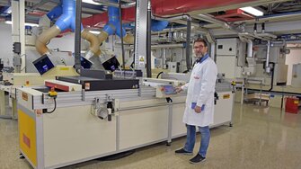 Verniciare meglio: nel moderno reparto di tecnologia applicativa ADLER lavora e testa innovative tecnologie per i suoi clienti. | © ADLER